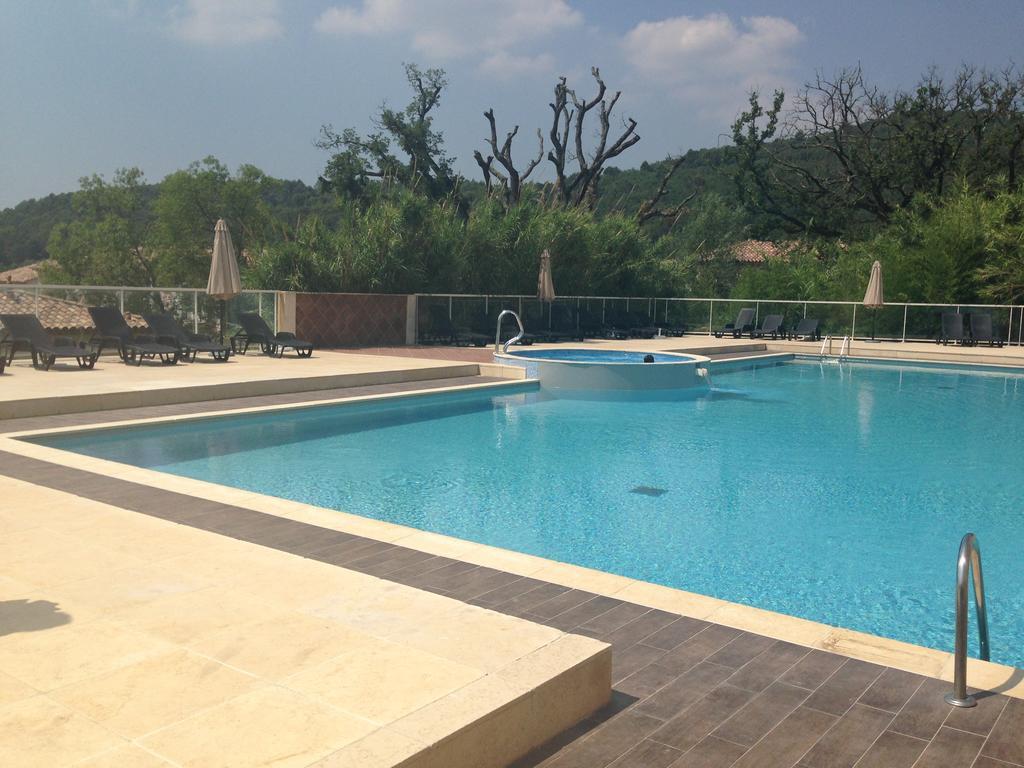Appartement dans Residence – Le Domaine de Camiole Callian  Extérieur photo