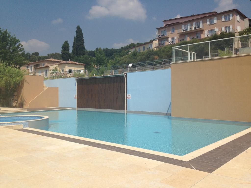 Appartement dans Residence – Le Domaine de Camiole Callian  Extérieur photo